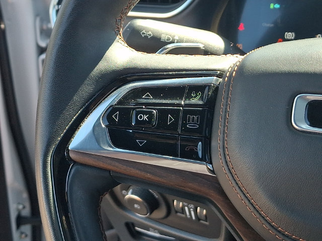 Used 2023 Jeep Grand Cherokee Summit w/ Luxury Tech Group V AWD/4WD image 7