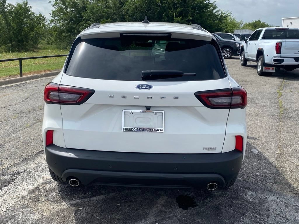 Used 2026 Ford Escape ST-Line w/ Tech Pack #1 FWD image 4
