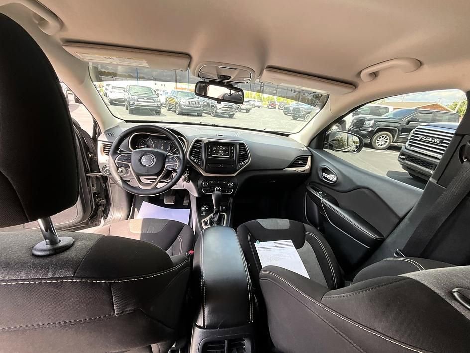 Used 2014 Jeep Cherokee Latitude AWD/4WD image 32