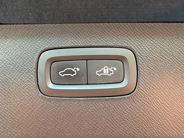 Used 2022 Volvo XC90 T6 Inscription image 14