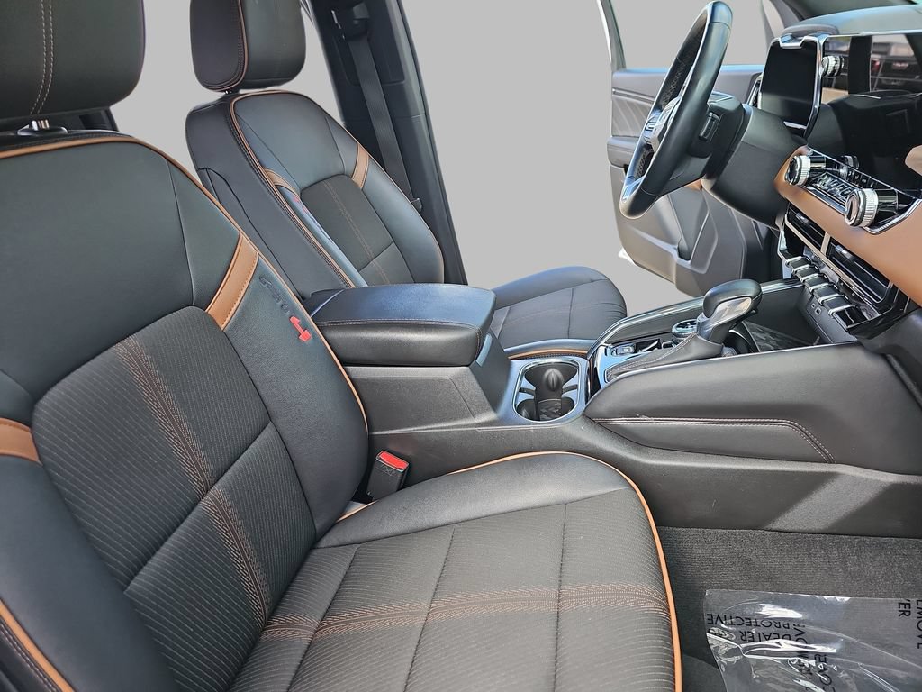 Used 2023 GMC Canyon AT4 w/ Canyon Safety Plus Package AWD/4WD image 13