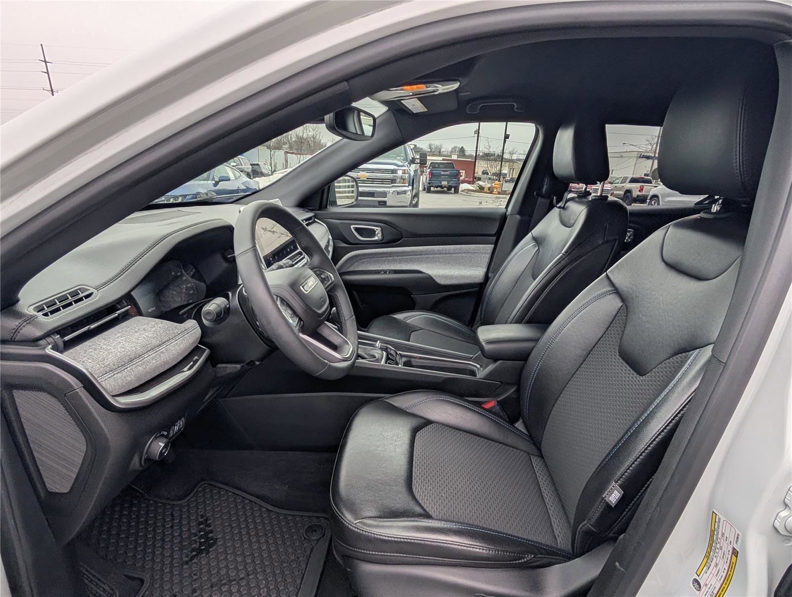Used 2023 Jeep Compass Latitude w/ Convenience Group image 14
