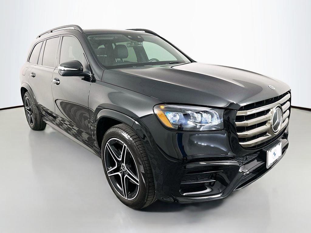 Used 2025 Mercedes-Benz GLS 450 4MATIC image 3