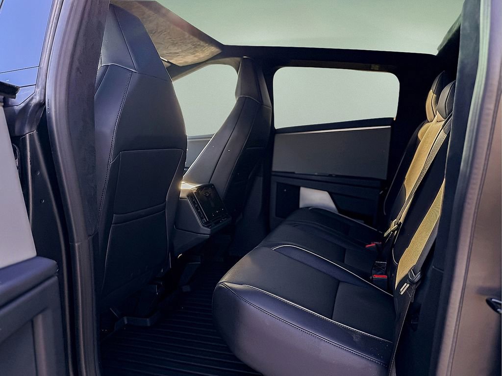 Used 2024 Tesla Cybertruck AWD Crew Cab image 19