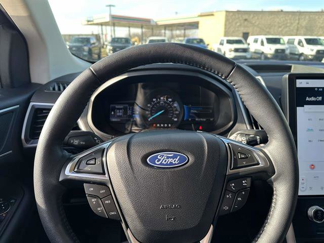 Used 2024 Ford Edge SEL w/ Convenience Package image 17