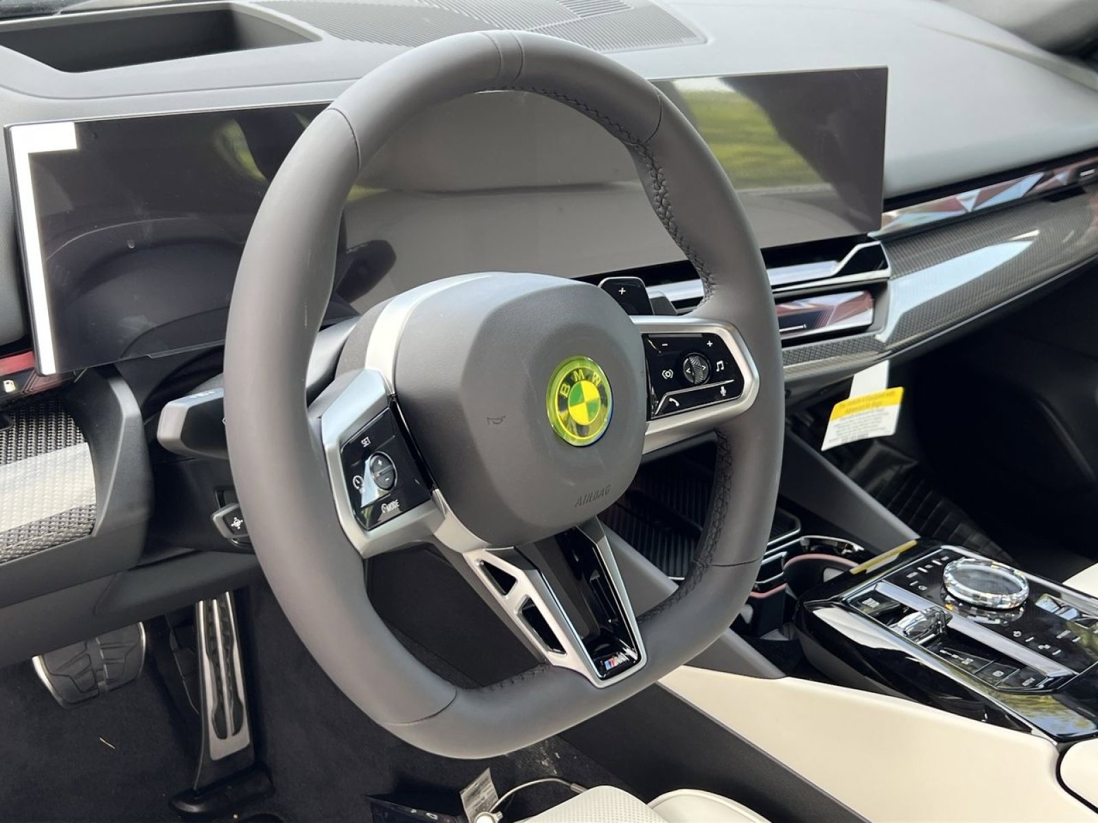 New 2026 BMW 550e xDrive w/ Executive Package image 13