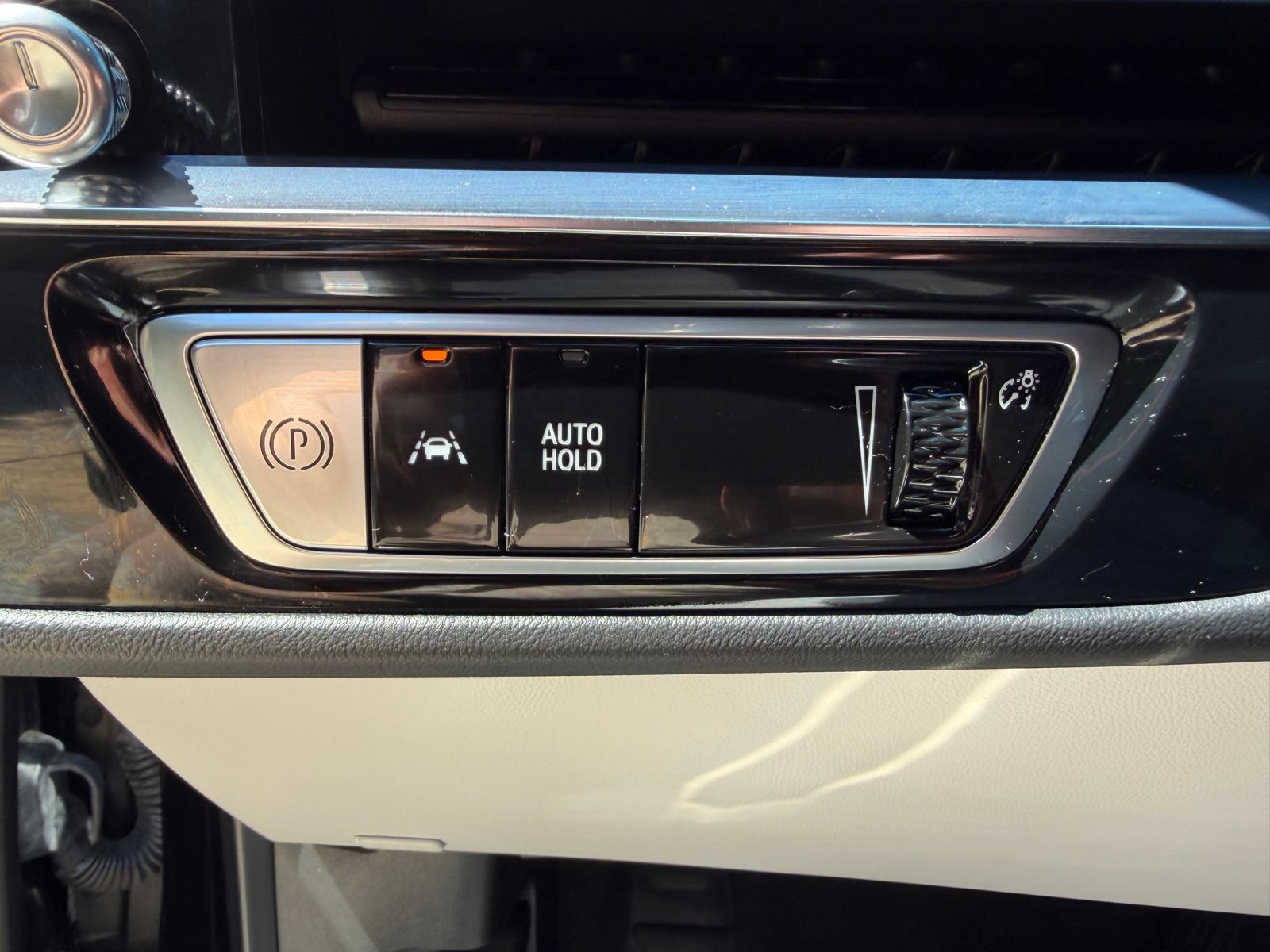 Used 2024 Cadillac Lyriq Sport AWD/4WD image 12