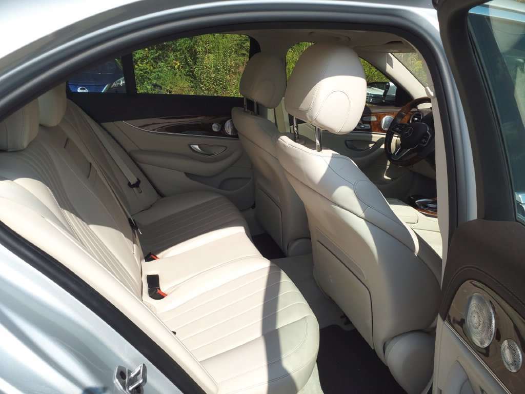 Used 2020 Mercedes-Benz E 350 4MATIC Sedan image 12