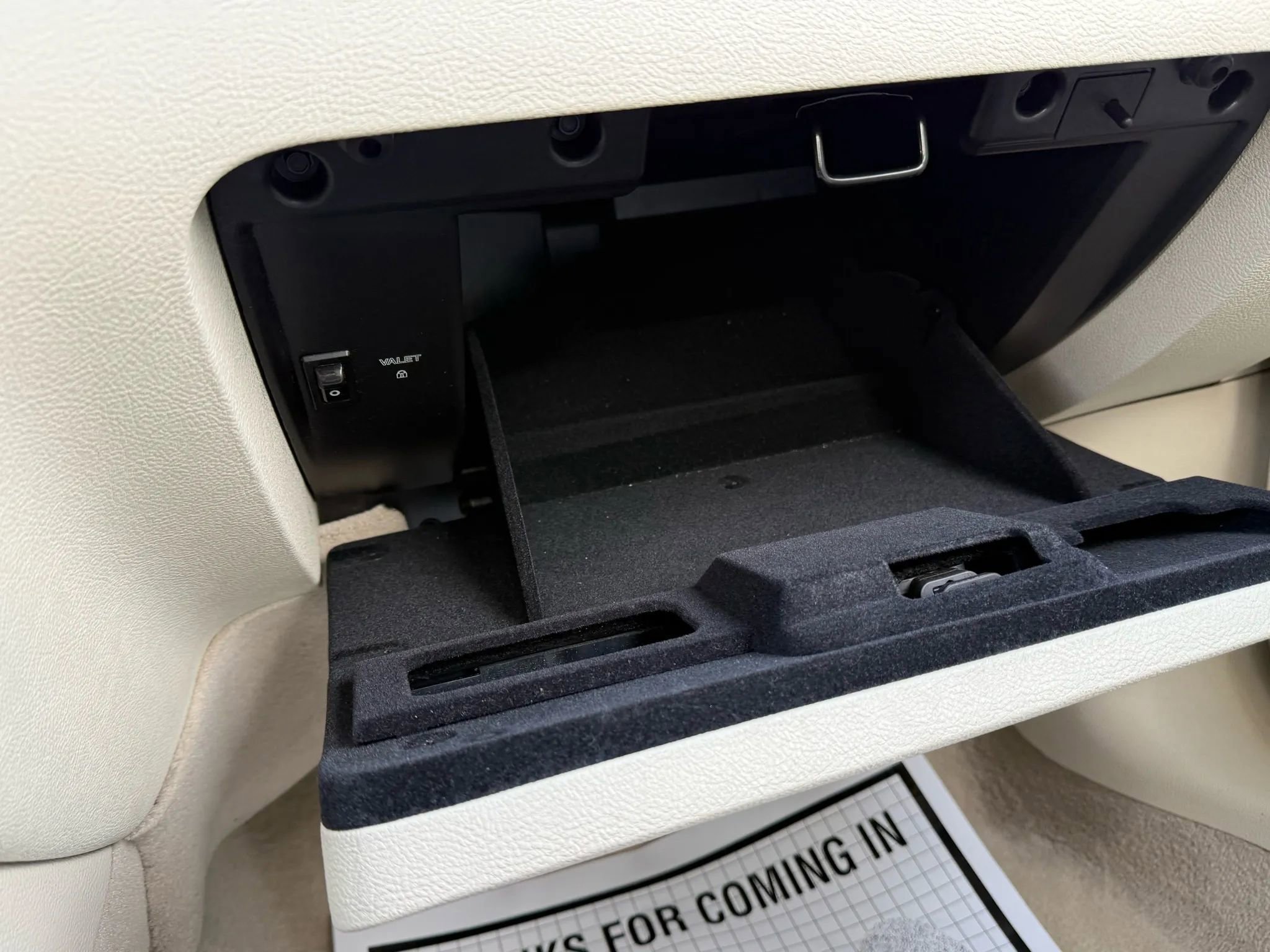 Used 2010 Cadillac DTS Platinum FWD image 40