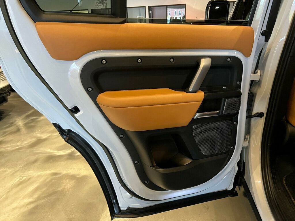 Used 2023 Land Rover Defender 110 image 25