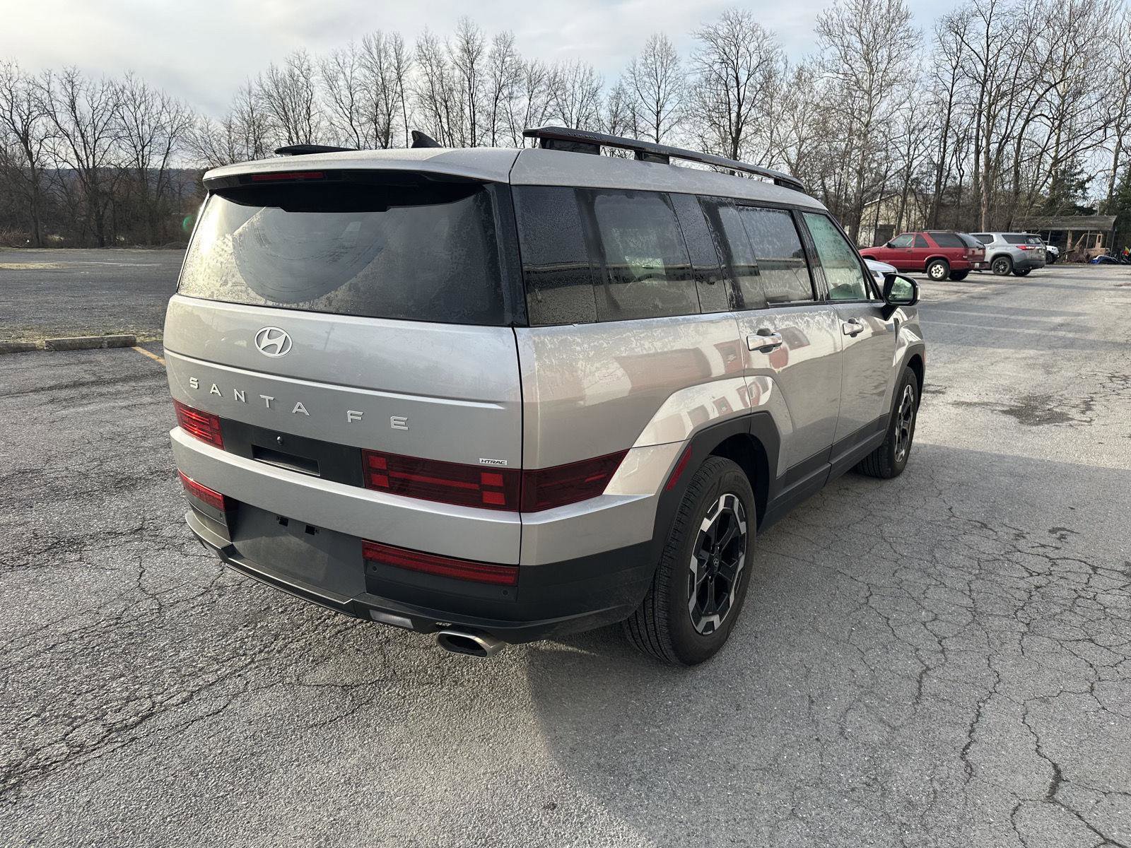 Used 2025 Hyundai Santa Fe SEL image 5