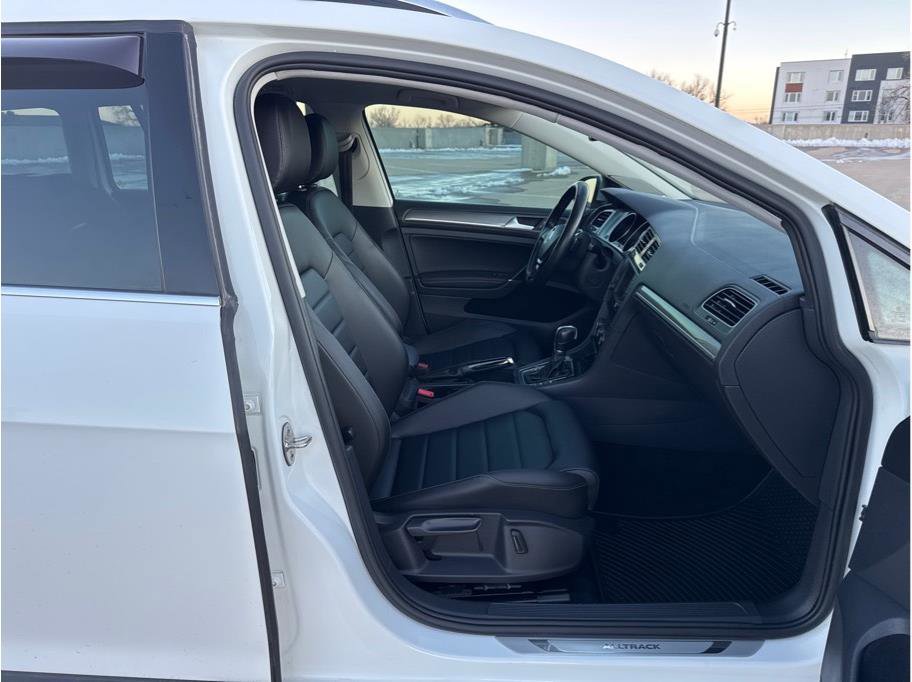Used 2017 Volkswagen Golf Alltrack SEL AWD/4WD image 10