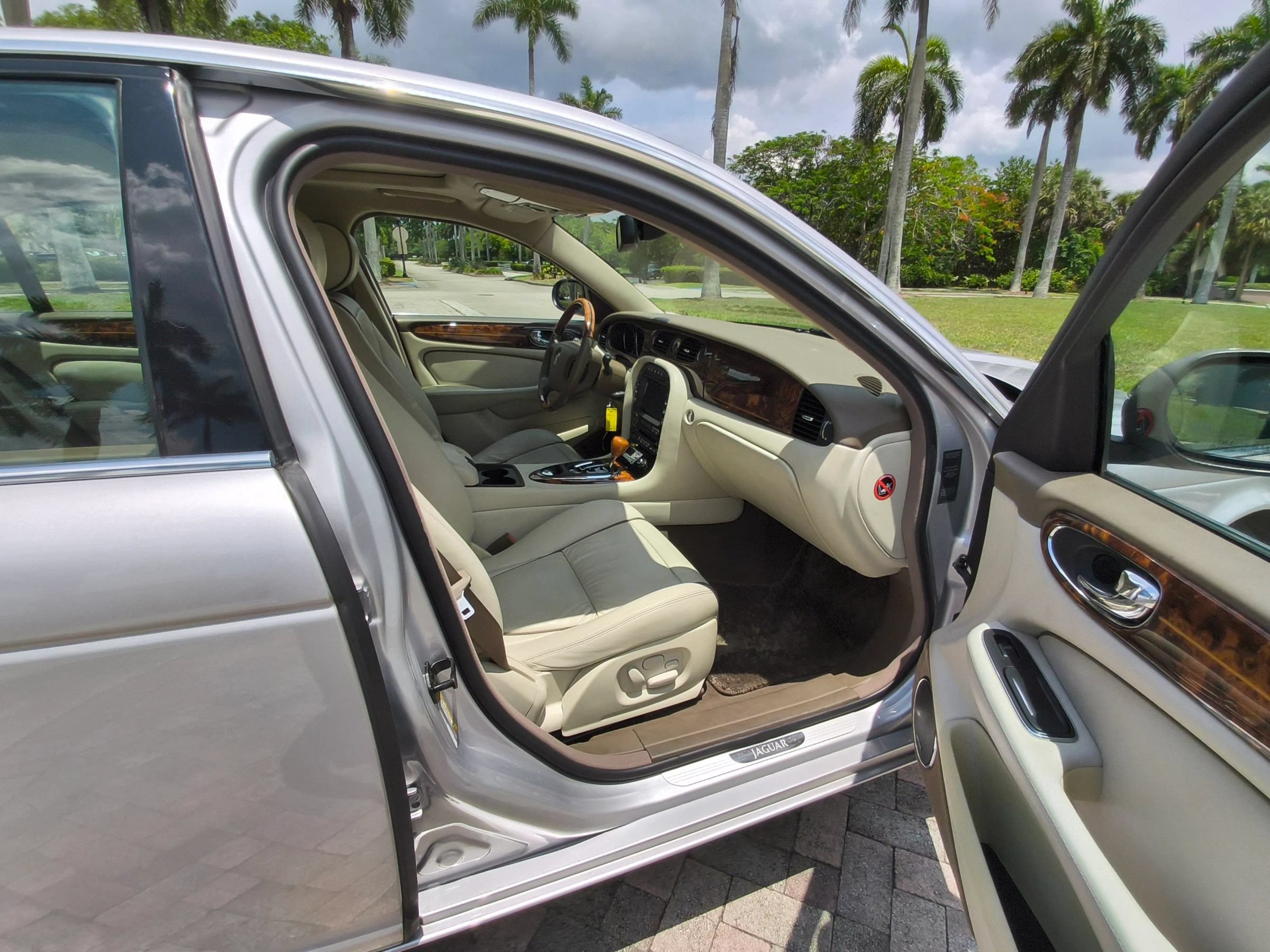 Used 2006 Jaguar XJ Vanden Plas RWD image 39