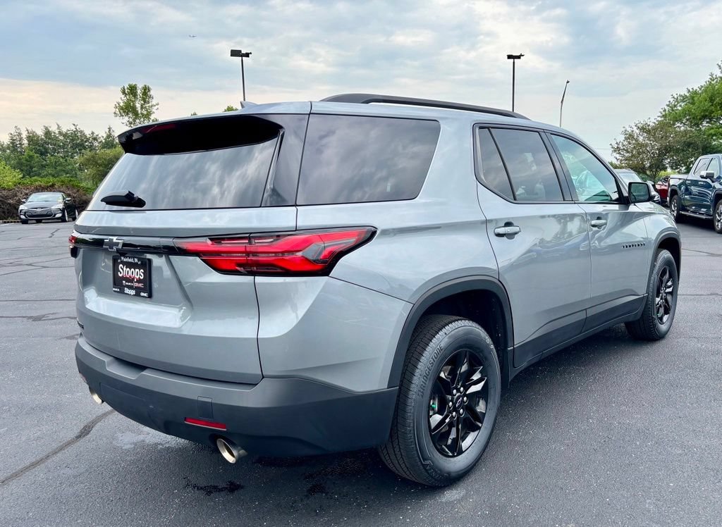 Used 2023 Chevrolet Traverse LS w/ Midnight/Sport Edition FWD image 8