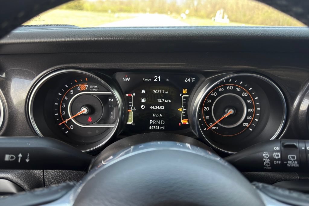 Used 2021 Jeep Wrangler Unlimited Sahara AWD/4WD image 12