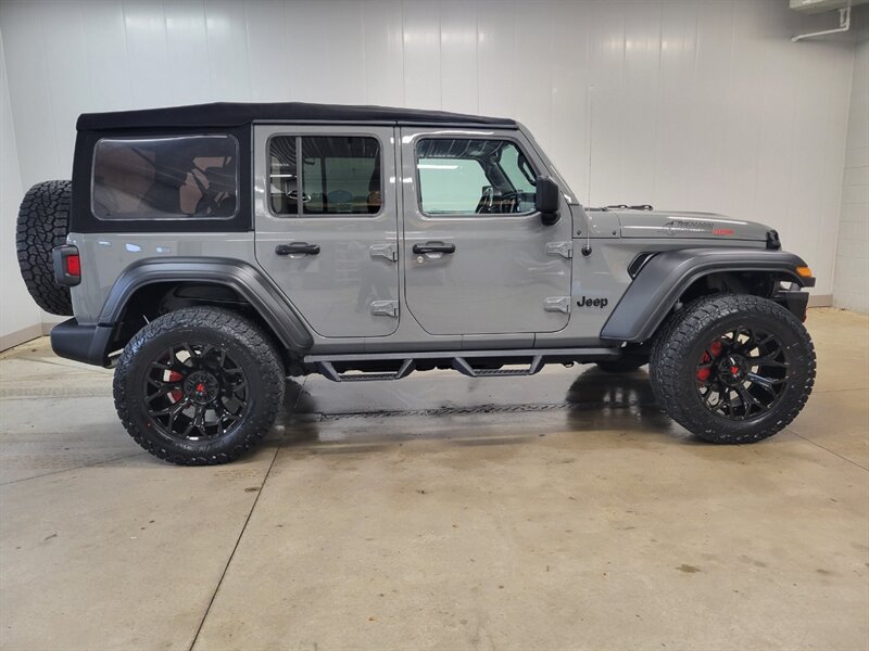 Used 2022 Jeep Wrangler Unlimited Sport AWD/4WD image 12