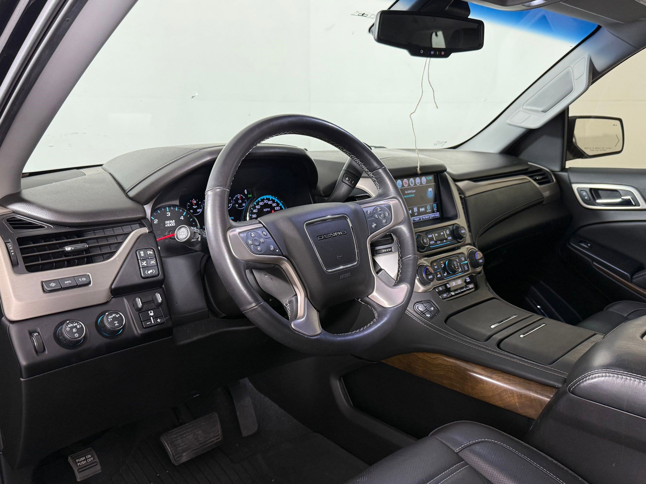 Used 2020 GMC Yukon Denali w/ Denali Ultimate Package image 4
