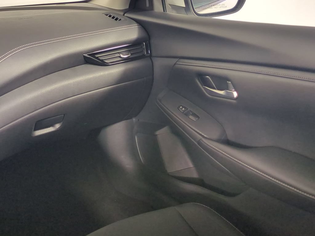 Used 2025 Nissan Sentra SV FWD image 18