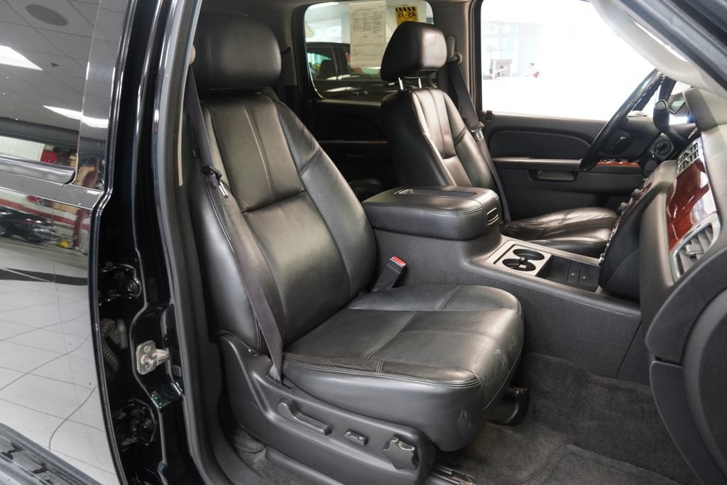 Used 2012 Chevrolet Suburban LT AWD/4WD image 27
