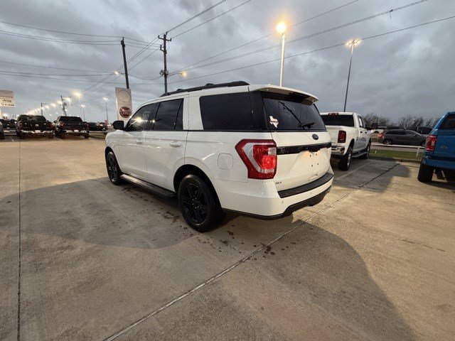 Used 2020 Ford Expedition XLT w/ Equipment Group 202A image 3