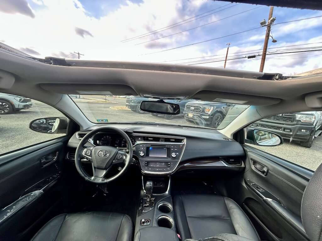 Used 2013 Toyota Avalon XLE image 21