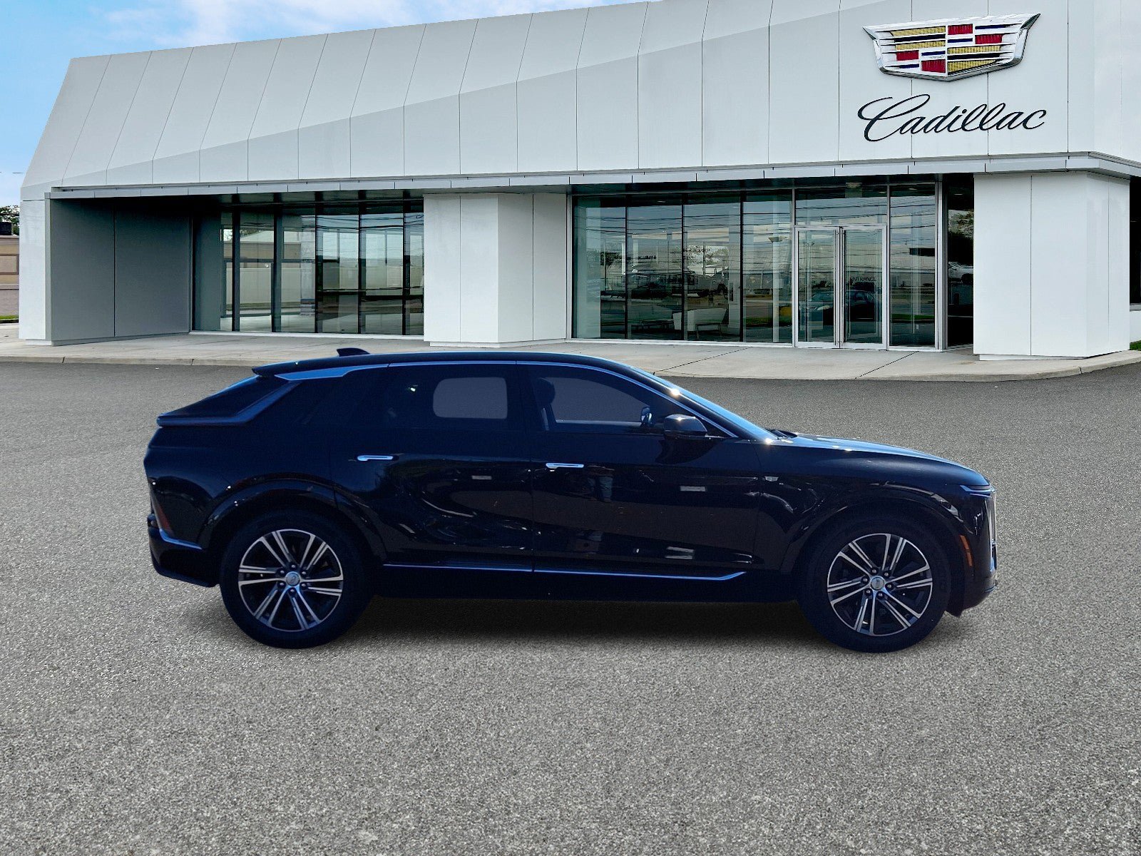 Certified 2024 Cadillac Lyriq Luxury AWD/4WD image 6