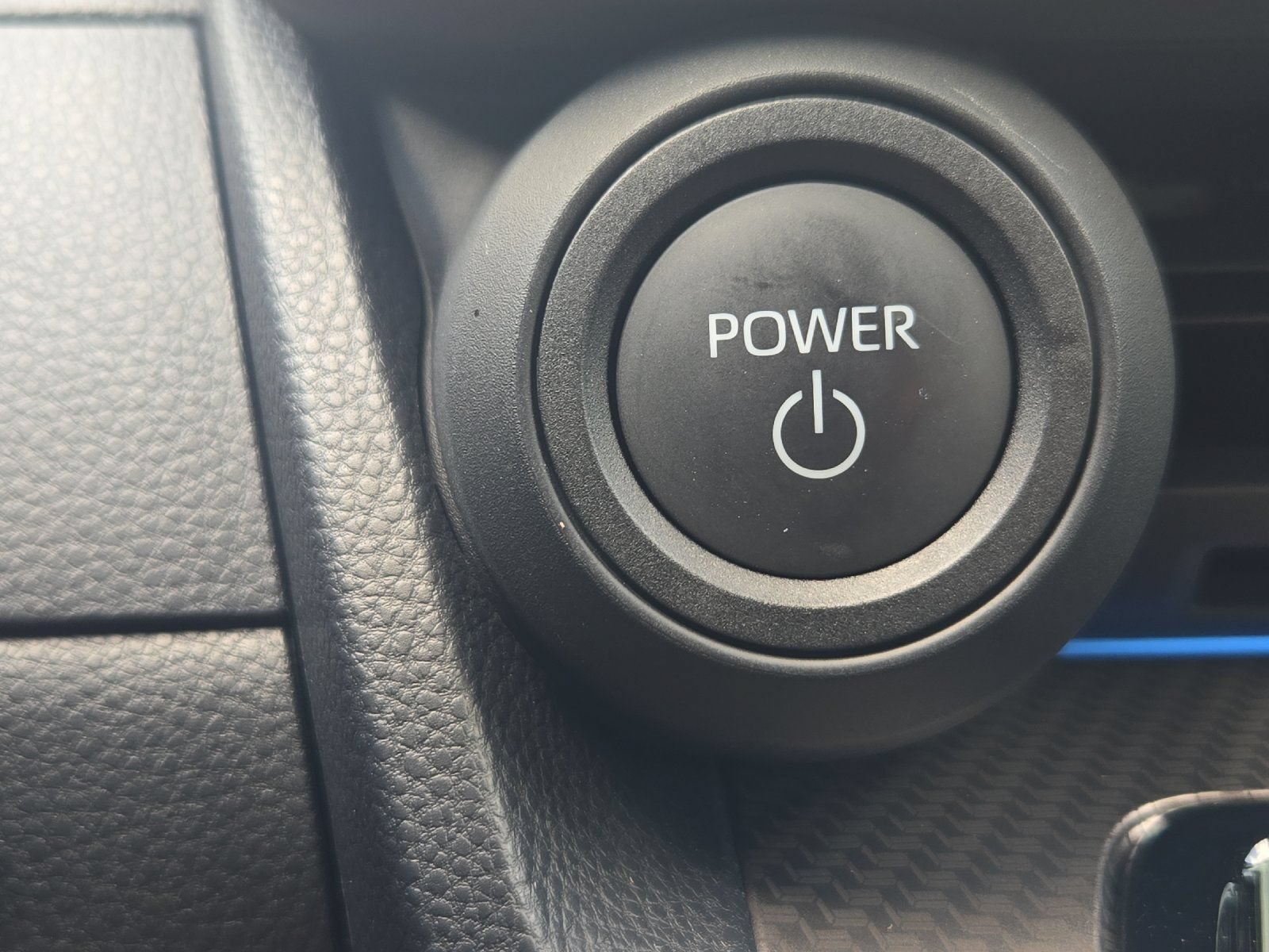 Certified 2026 Toyota Prius XLE FWD image 19