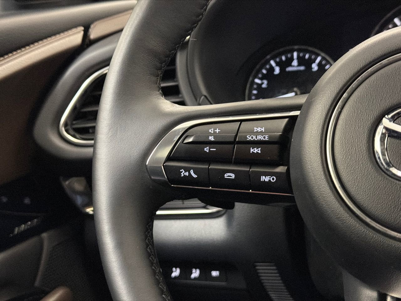 Certified 2025 MAZDA CX-30 2.5 Turbo w/ Premium Package image 23