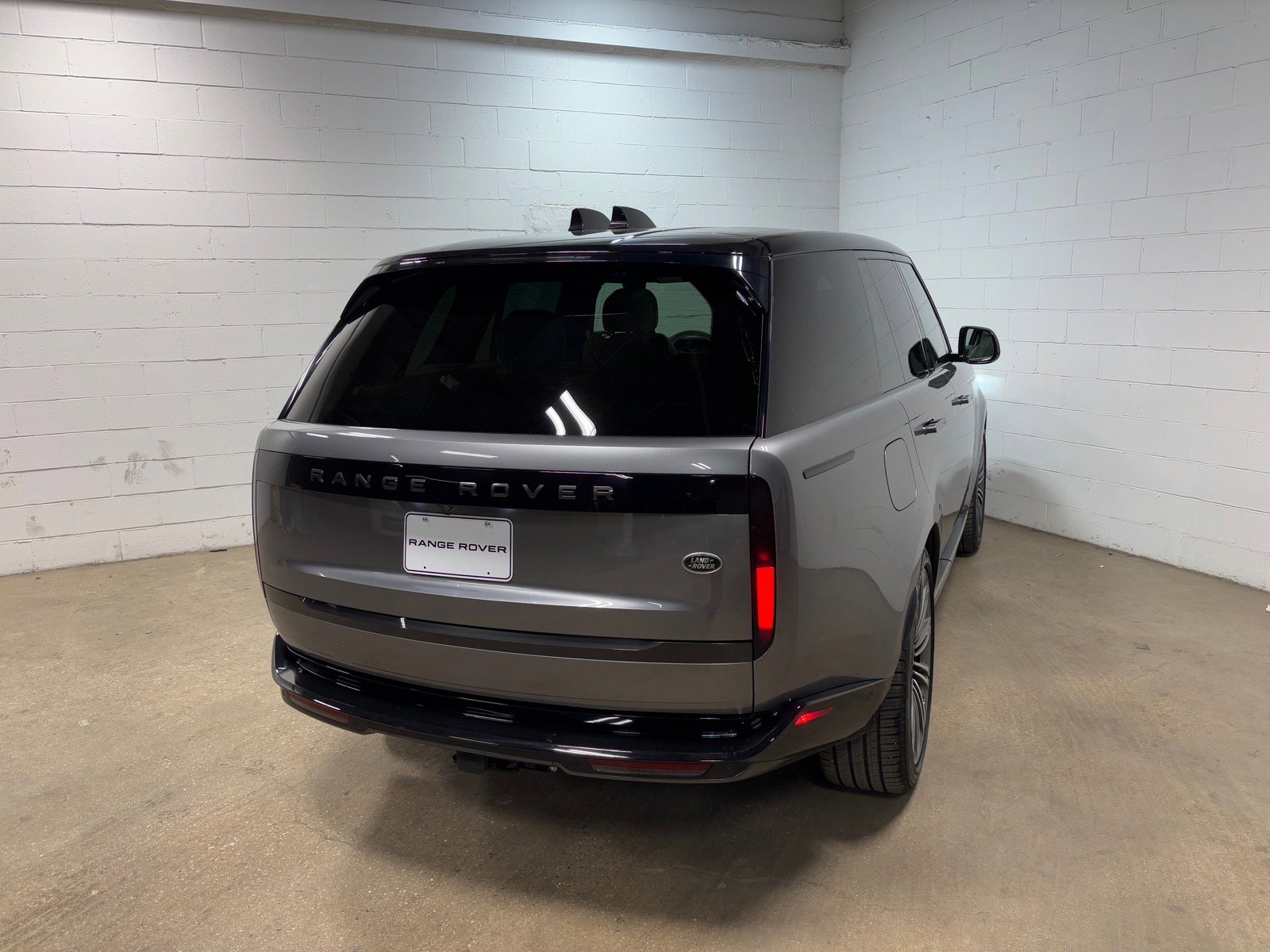 Used 2023 Land Rover Range Rover SE image 7