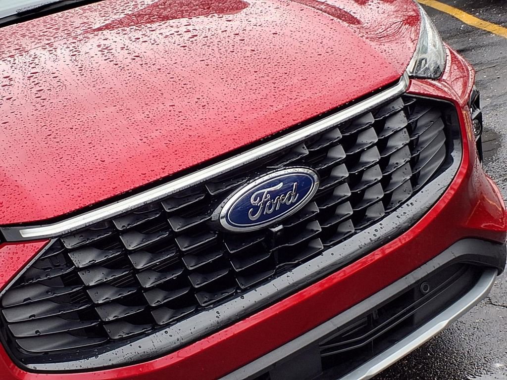 Used 2023 Ford Escape Platinum w/ Premium Technology Package image 29