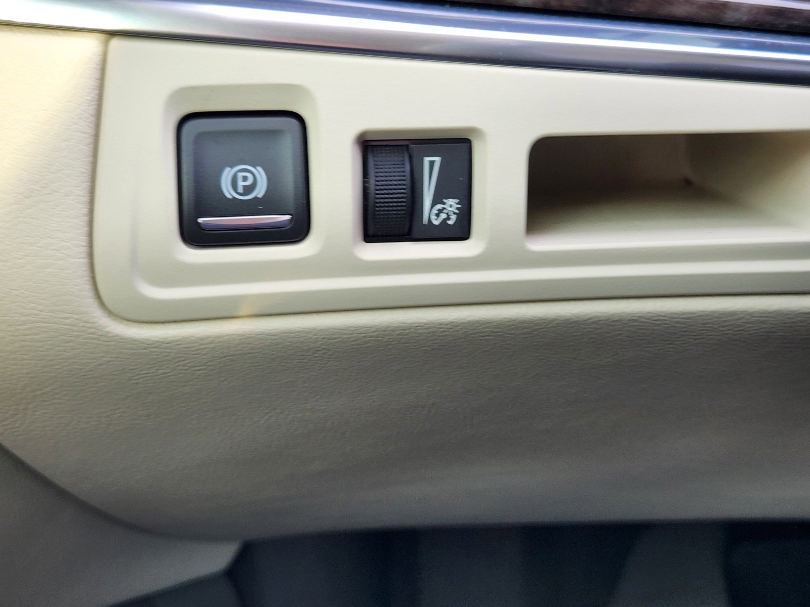 Used 2019 Cadillac XT5 Luxury FWD image 19