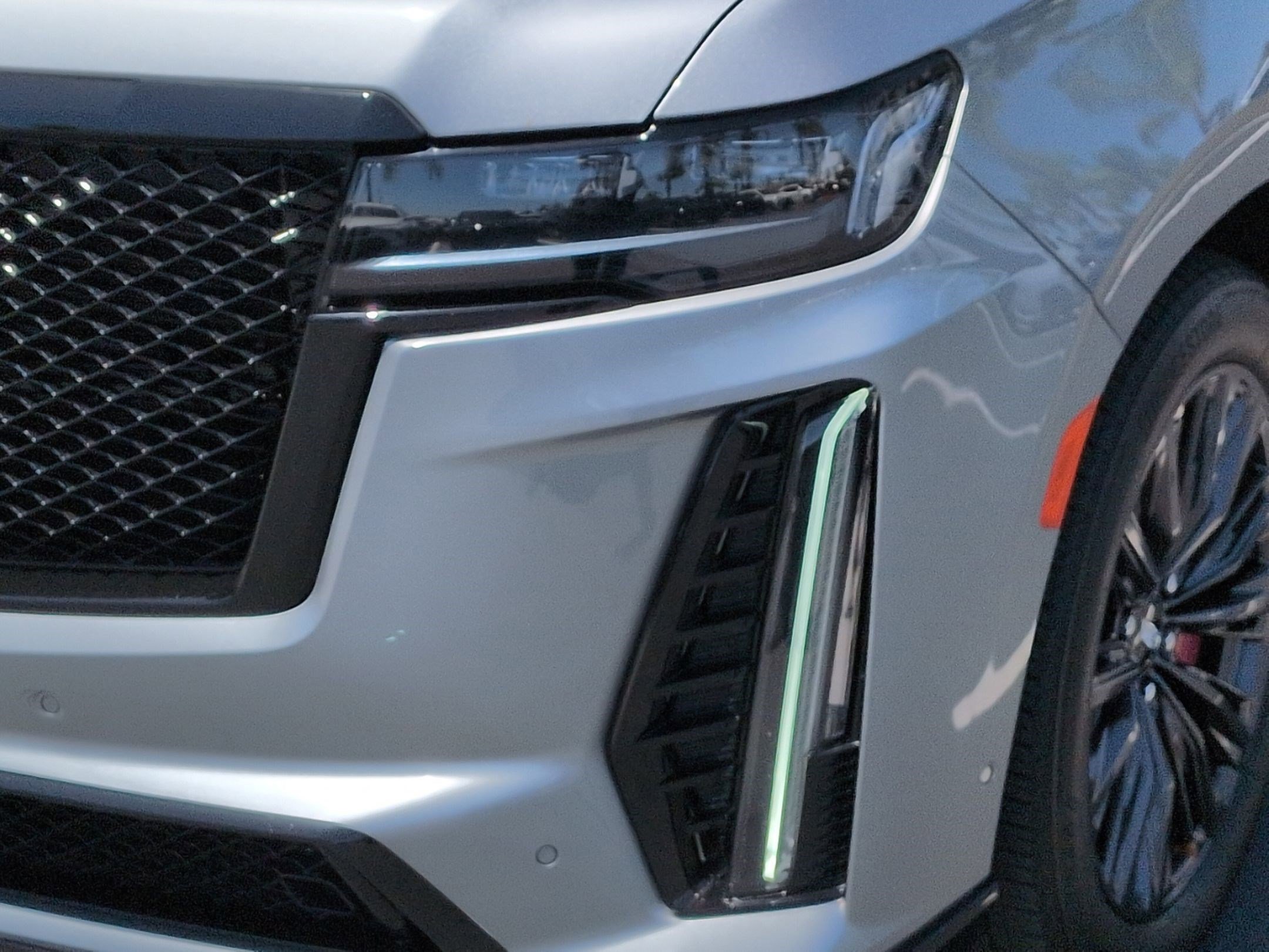 Used 2023 Cadillac Escalade V w/ LPO, ONYX Package AWD/4WD image 6