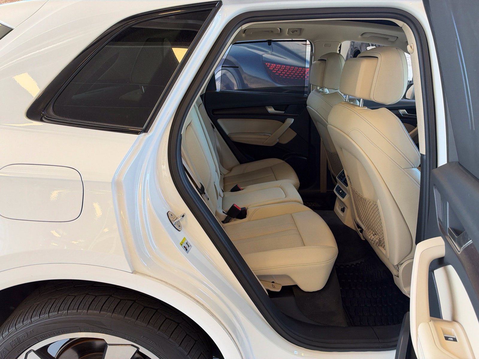 Used 2022 Audi Q5 2.0T Premium Plus w/ Premium Plus Package AWD/4WD image 34