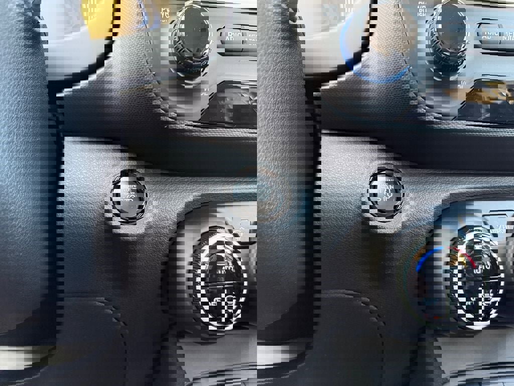 New 2025 Hyundai Venue Limited image 17