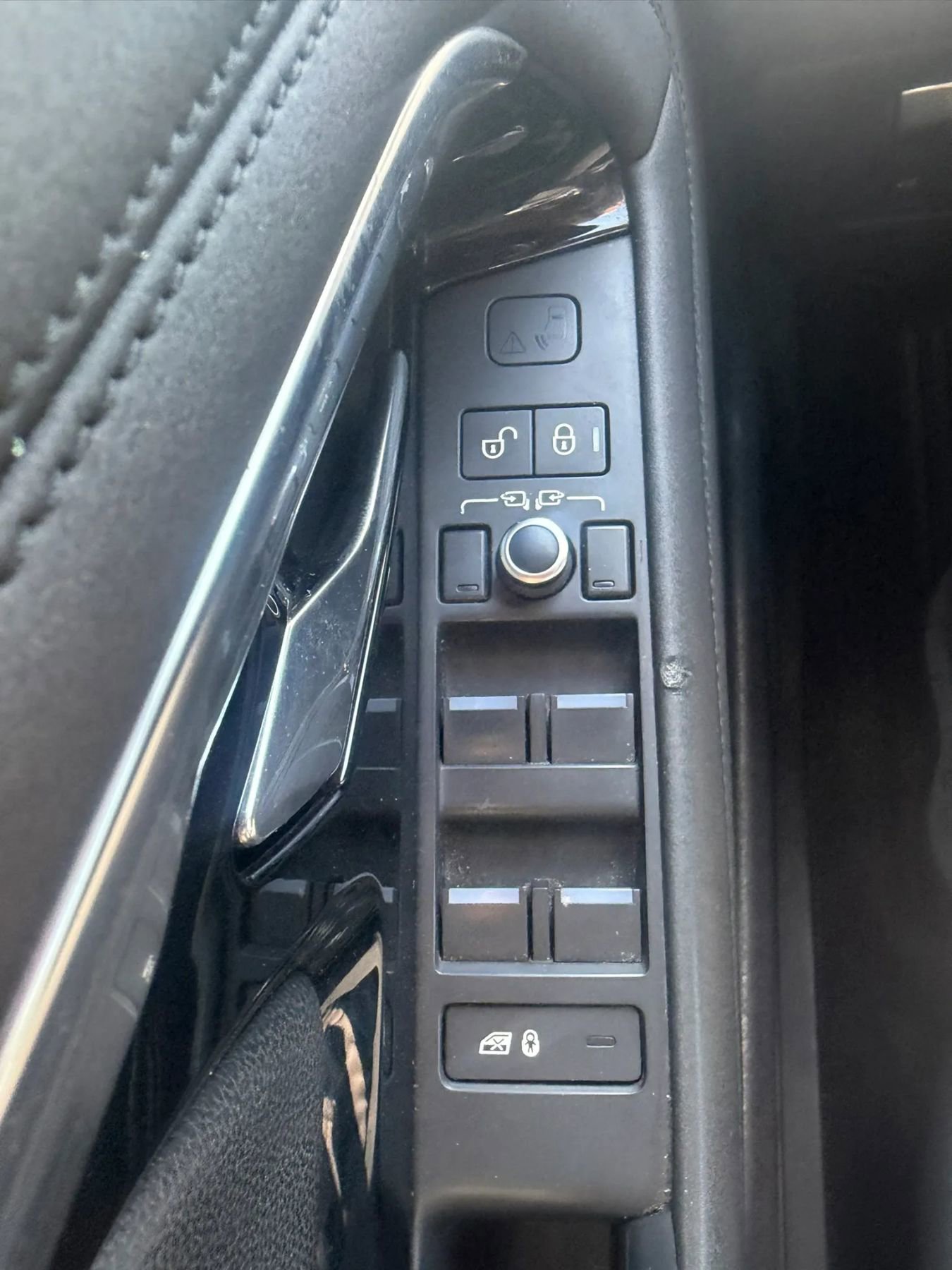 Used 2020 Land Rover Range Rover Evoque SE AWD/4WD image 22