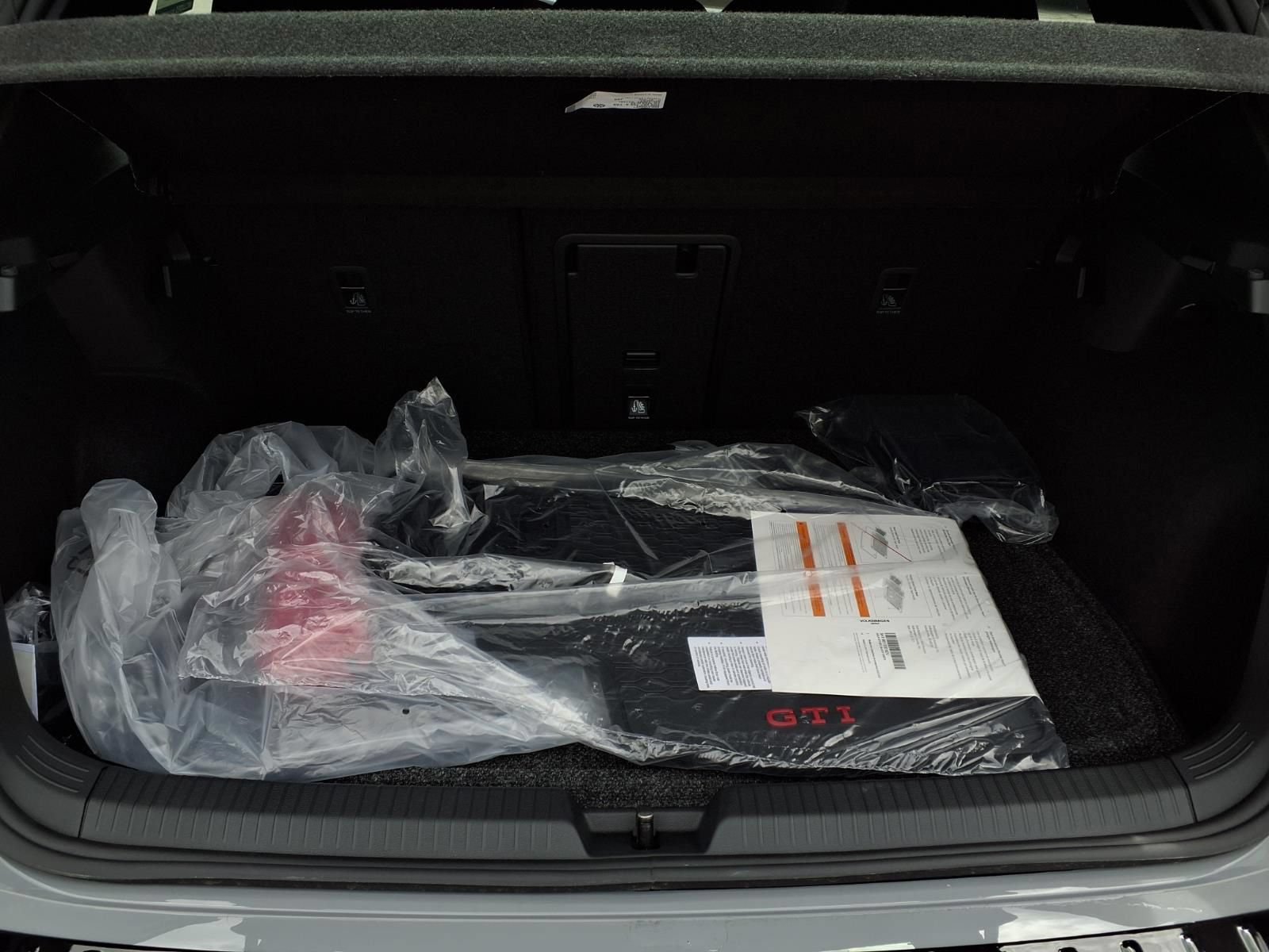 New 2026 Volkswagen GTI SE FWD image 6