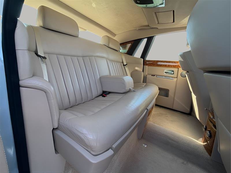 Used 2006 Rolls-Royce Phantom Sedan RWD image 97