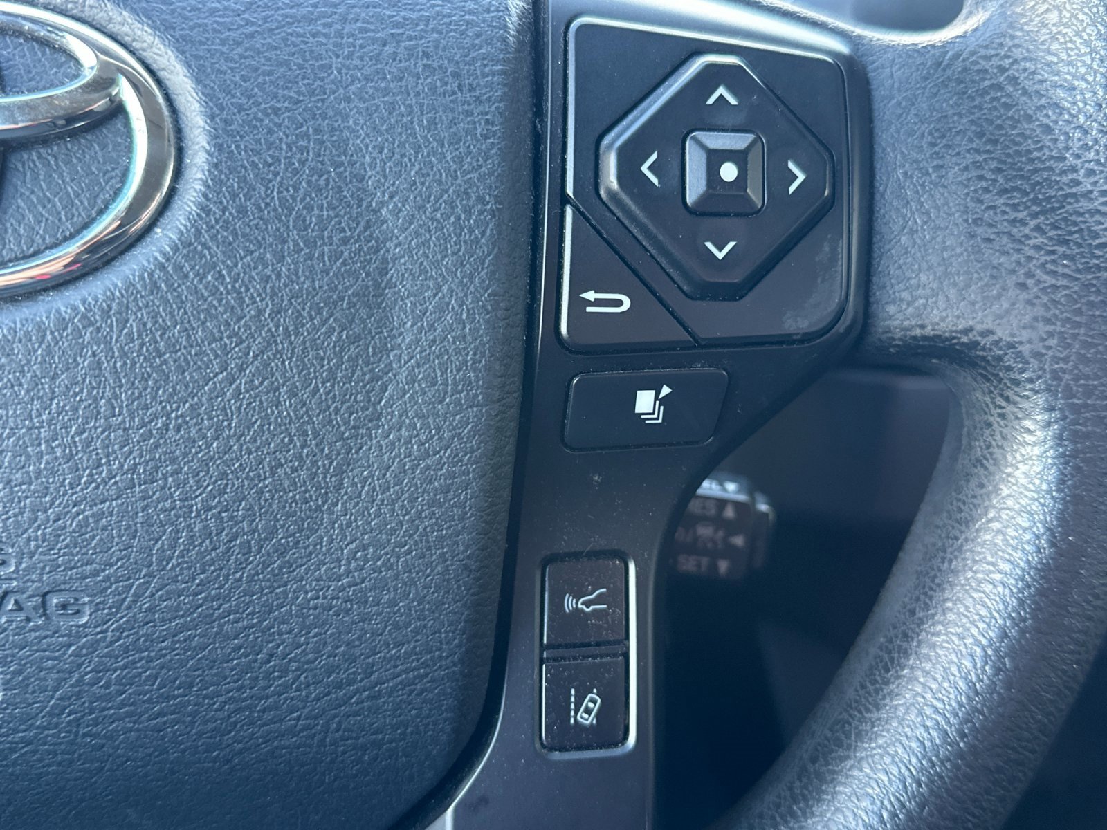 Used 2019 Toyota Tacoma SR image 23