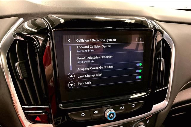 Used 2023 Chevrolet Traverse Premier image 39