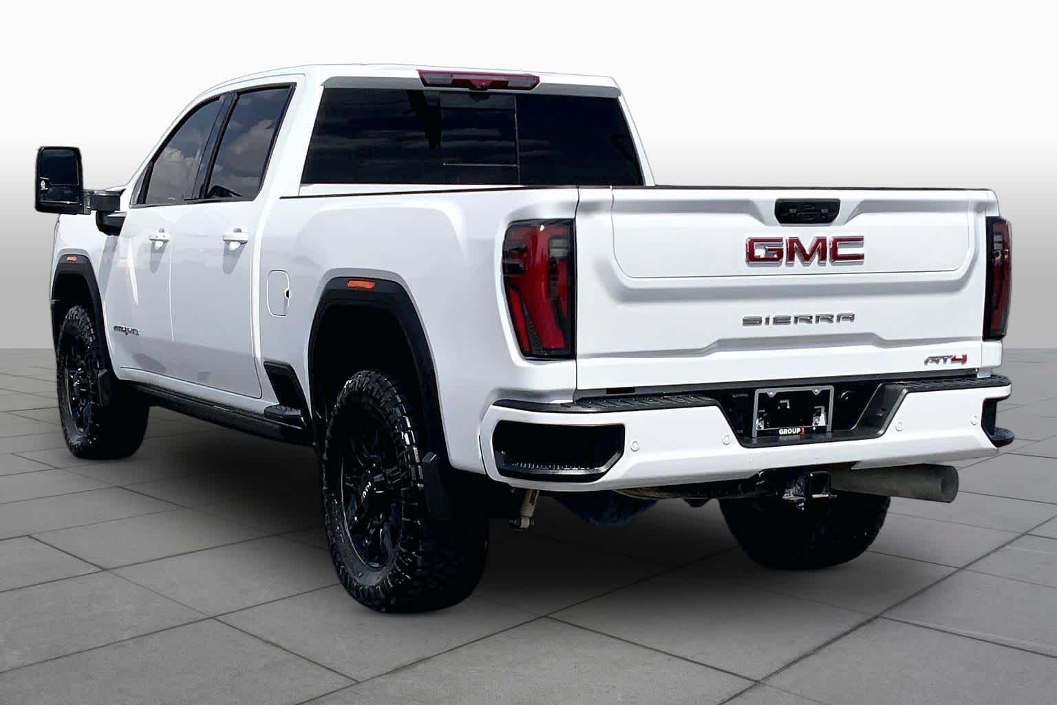 Used 2024 GMC Sierra 2500 AT4 w/ AT4 Premium Plus Package AWD/4WD image 12