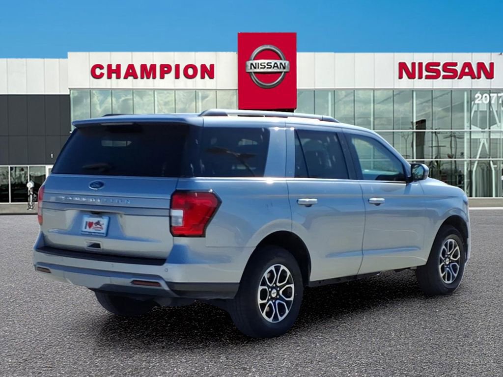 Used 2024 Ford Expedition XLT image 7