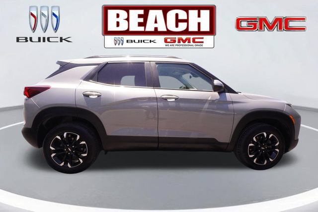 Used 2023 Chevrolet TrailBlazer LT w/ Convenience Package AWD/4WD image 2
