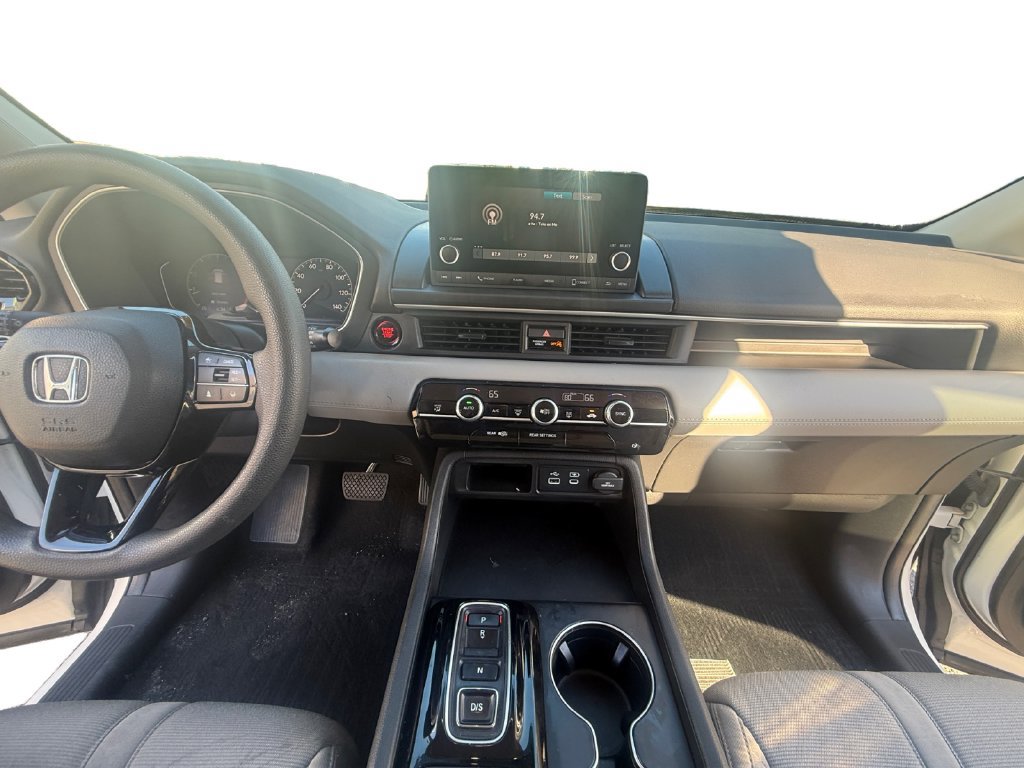 Used 2023 Honda Pilot LX image 13