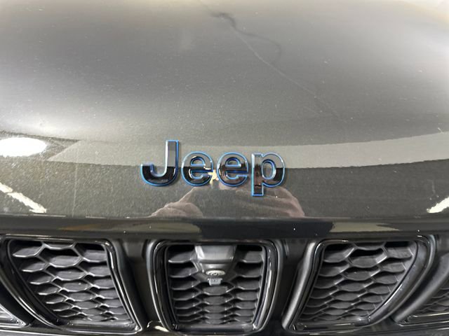 Used 2023 Jeep Grand Cherokee 30th Anniversary image 9