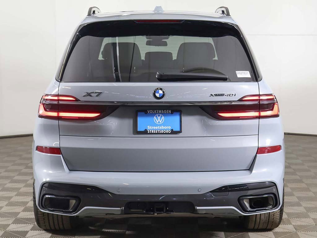Used 2024 BMW X7 xDrive40i w/ Executive Package image 15