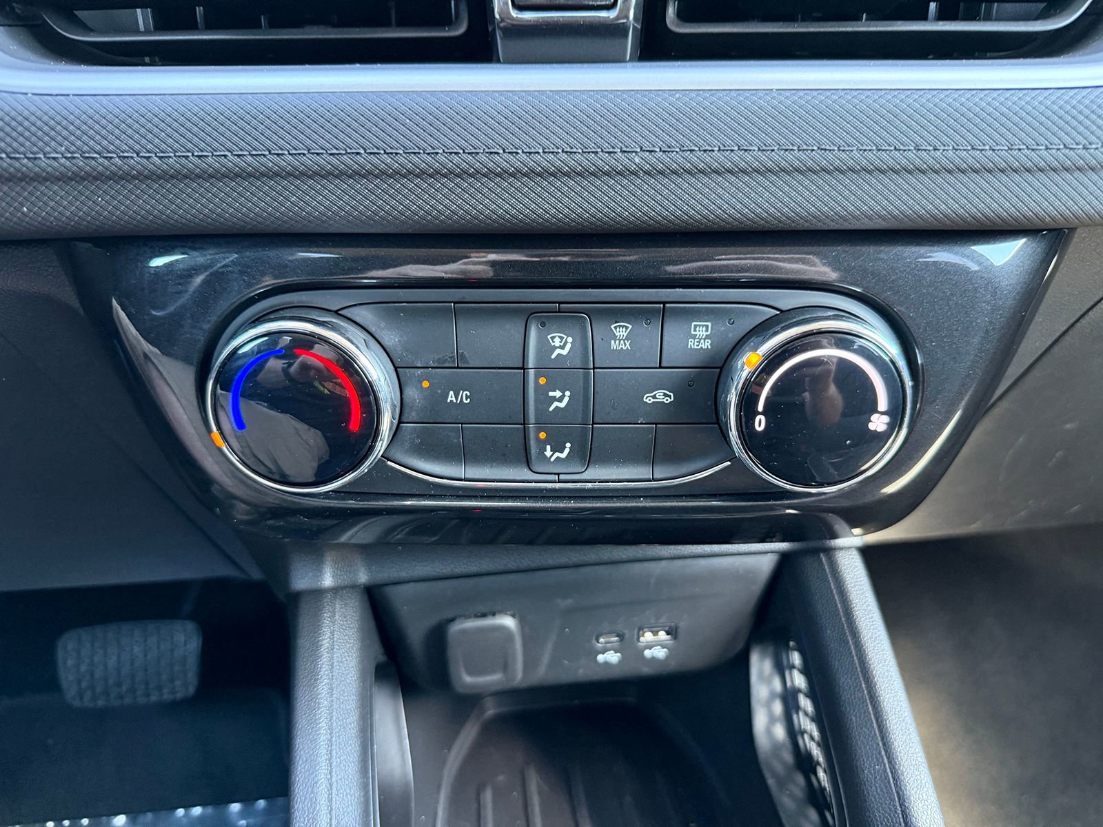 Certified 2024 Chevrolet TrailBlazer LT AWD/4WD image 28