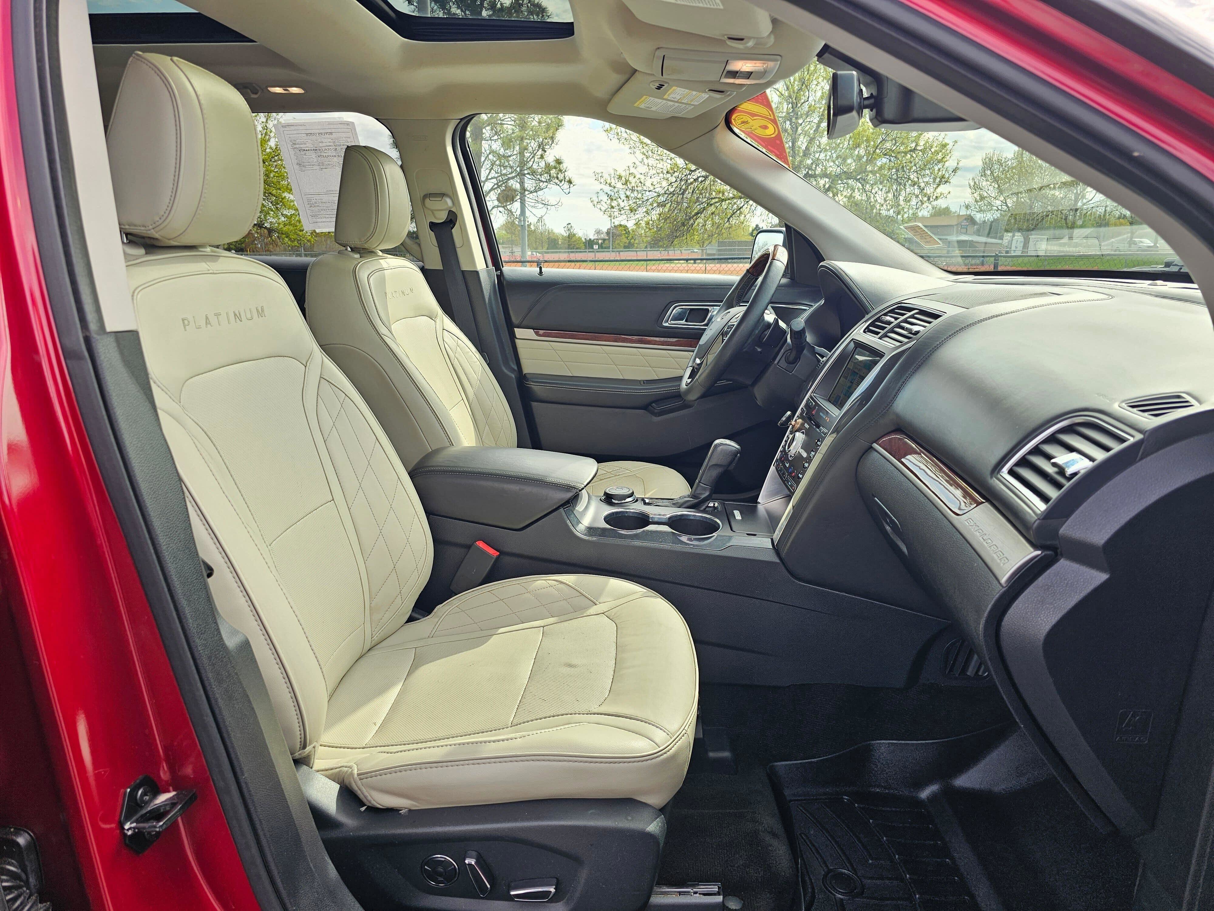 Used 2018 Ford Explorer Platinum AWD/4WD image 11