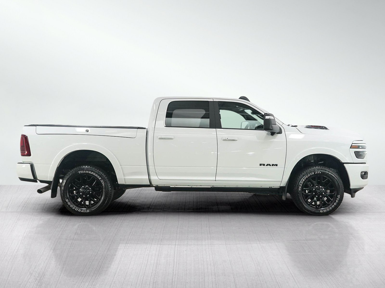 Used 2025 RAM 3500 Limited AWD/4WD image 6
