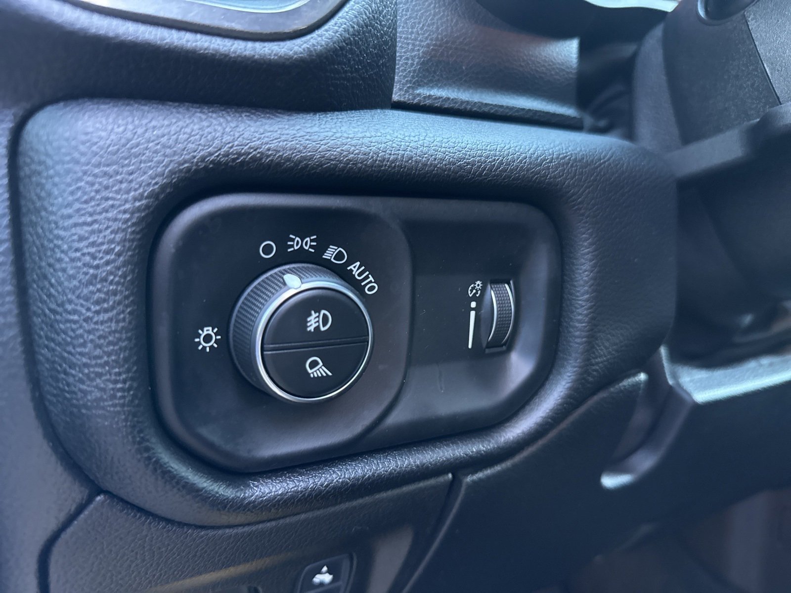 Used 2020 RAM 1500 Sport w/ Level 2 Equipment Goup w/2_L image 22