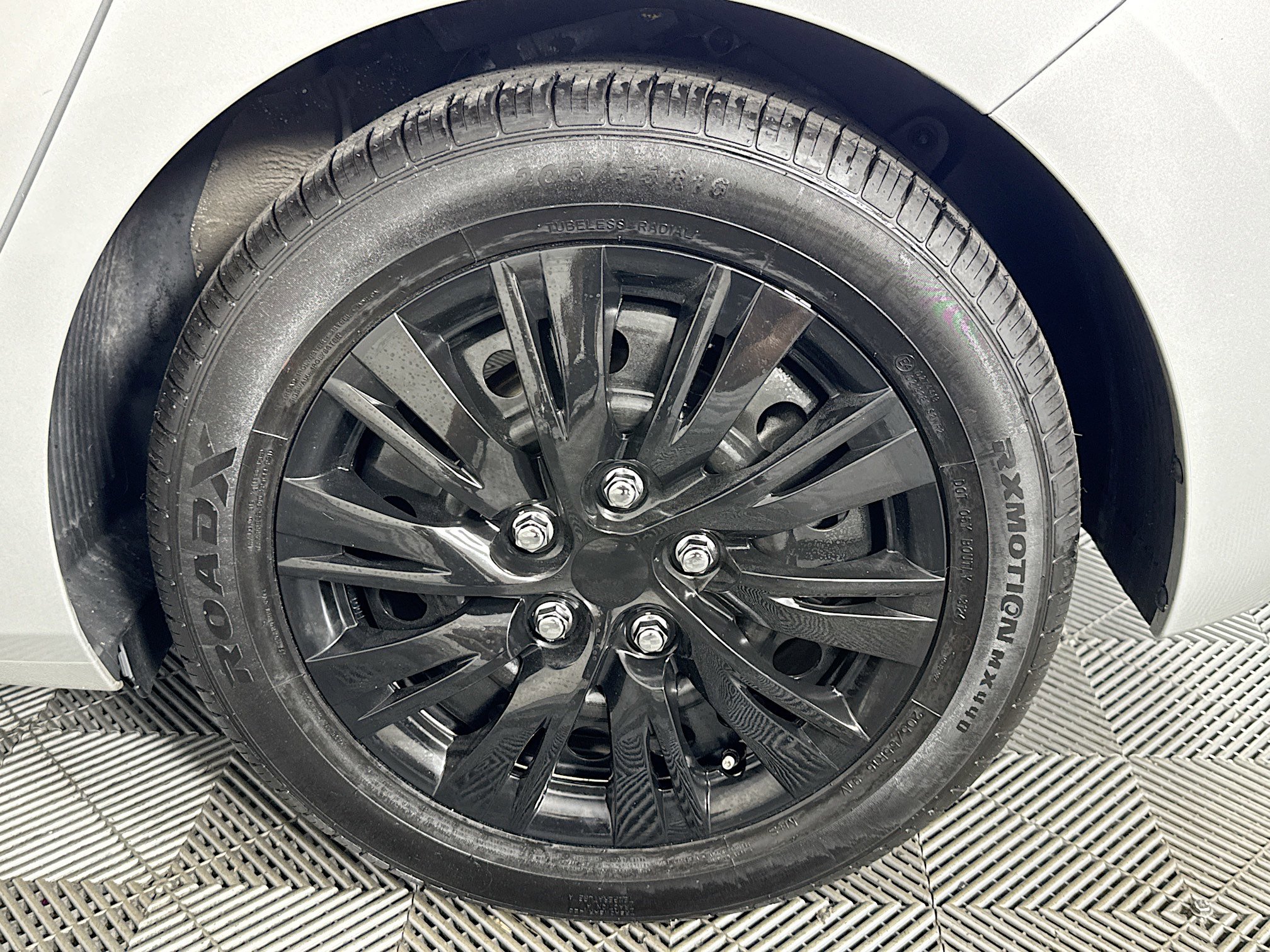 Used 2017 Hyundai Elantra GT image 34